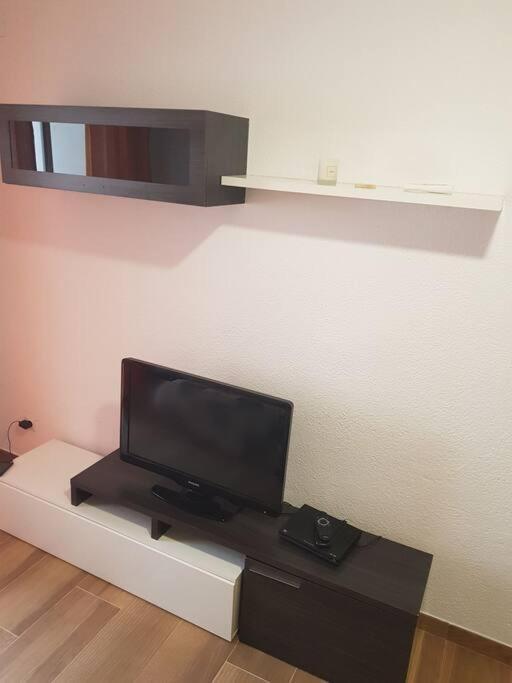 Queen Apartment. Cozy & Close To The Beach Apartment. Pool/parking. Appartement *